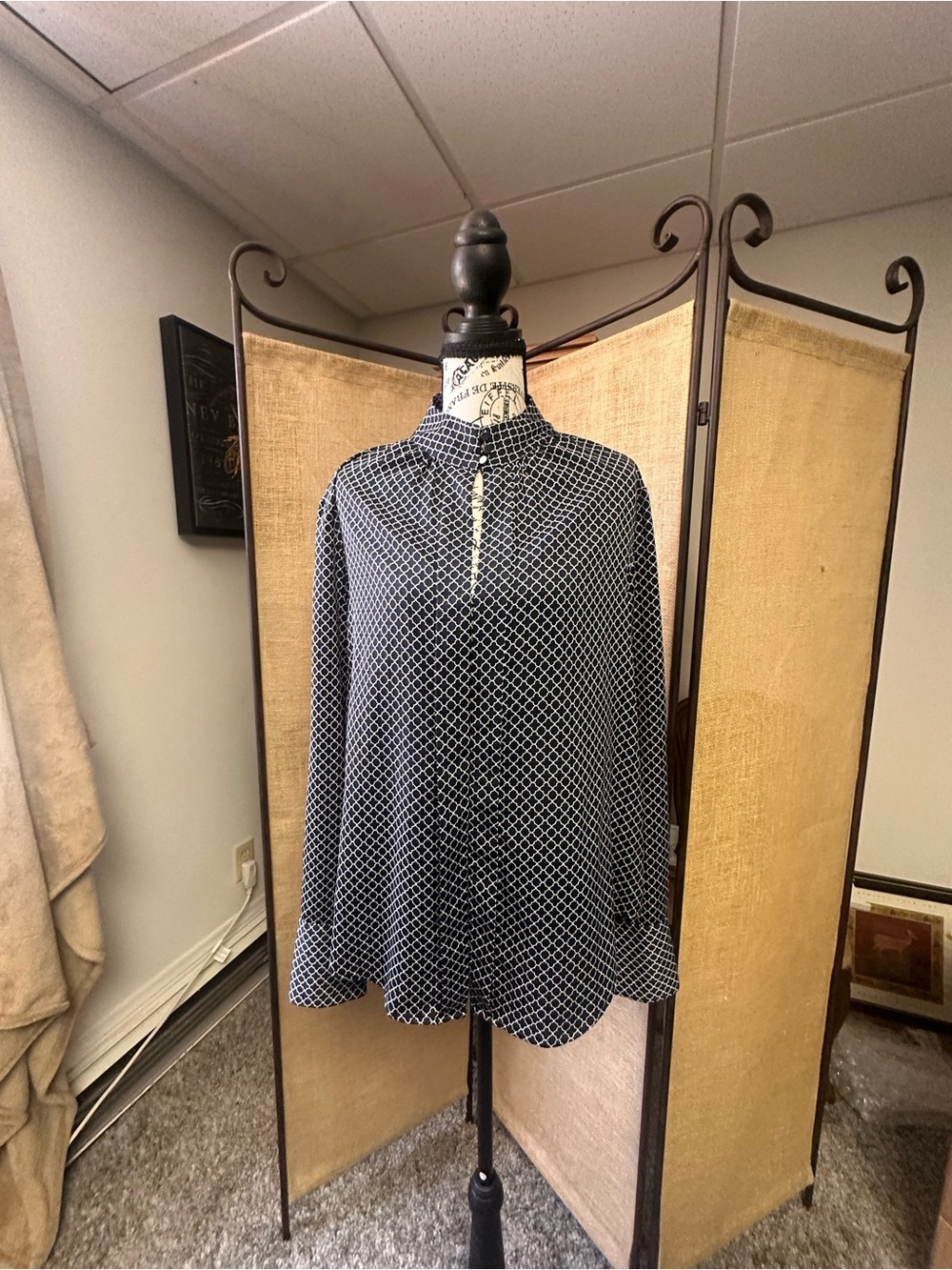 Ann Taylor Navy and White Patterned Blouse
